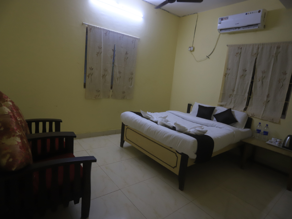 luxury cottages in goa near mandrem beach