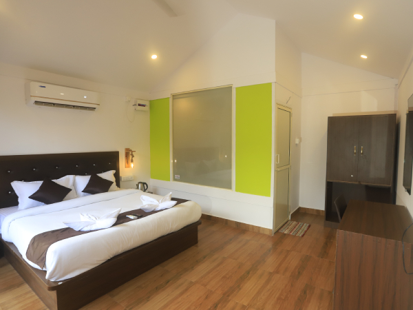 cottages in goa near mandrem beach